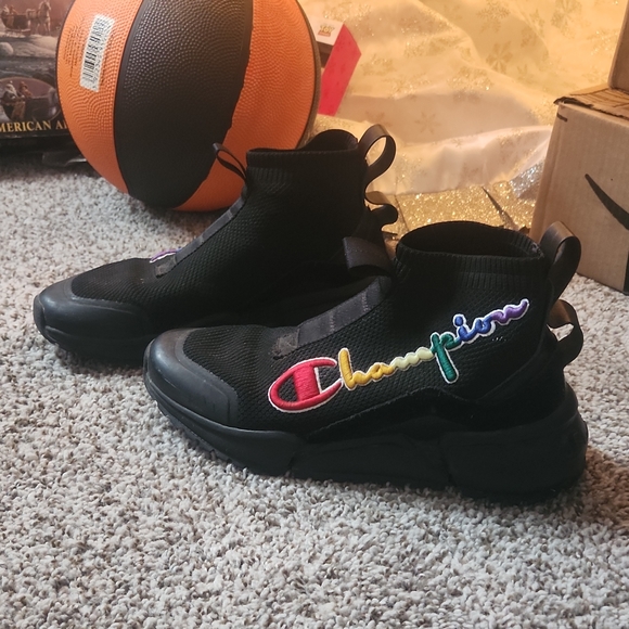 **LIKE NEW** KIDS CHAMPION SHOES - Picture 5 of 5